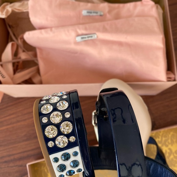 Authentic Miu Miu Patent Leather shoes Navy Cream size 37.5 - Picture 5 of 13